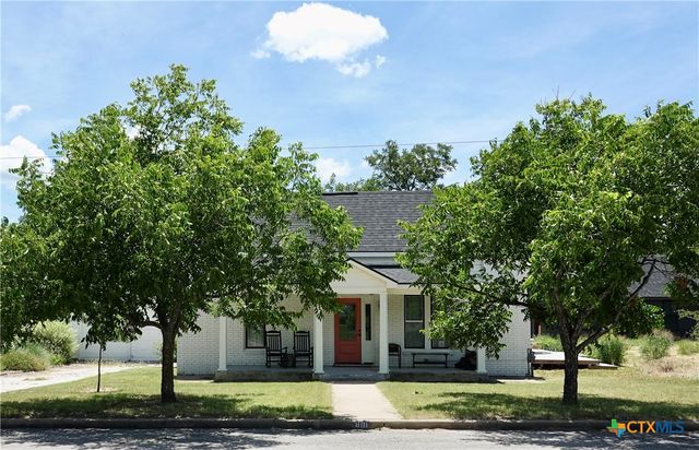 801 Reynolds, Goldthwaite, TX 76844
