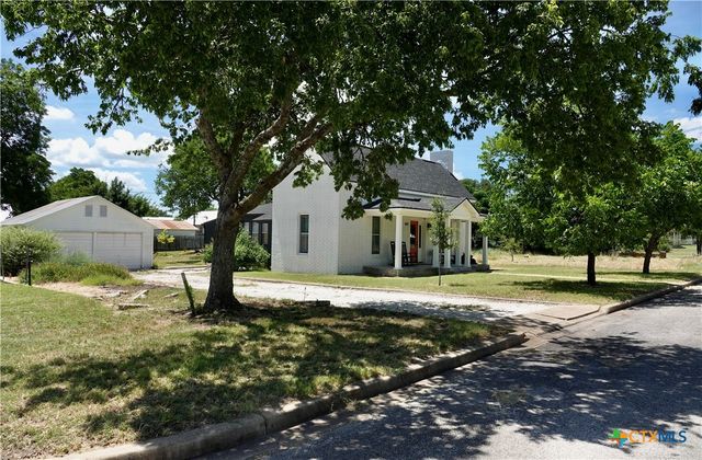 801 Reynolds, Goldthwaite, TX 76844