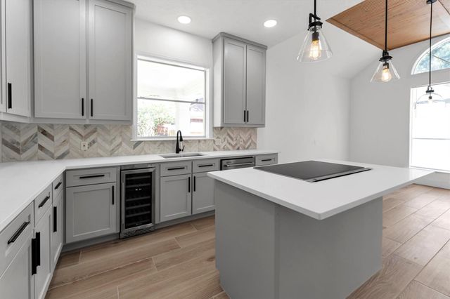 30 E Wedgemere Circle, The Woodlands, TX 77381