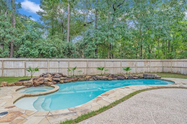 30 E Wedgemere Circle, The Woodlands, TX 77381