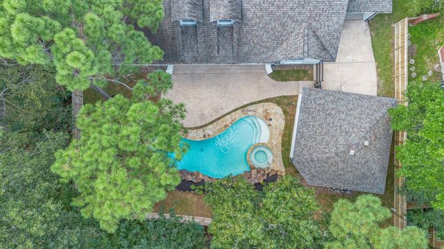 30 E Wedgemere Circle, The Woodlands, TX 77381