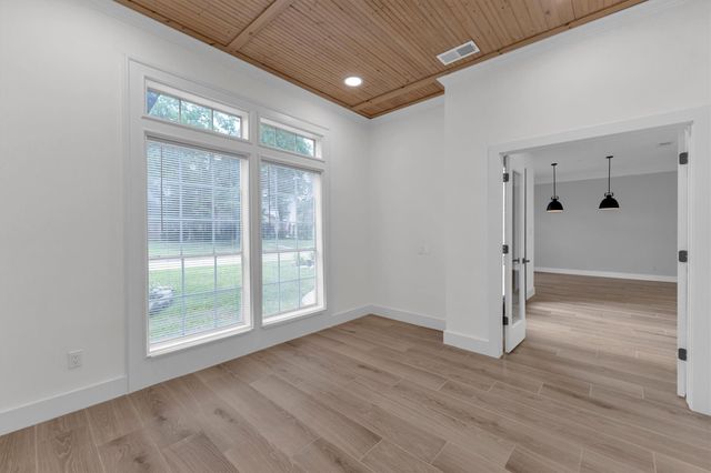 30 E Wedgemere Circle, The Woodlands, TX 77381