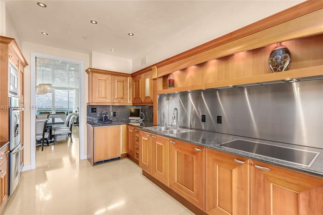 20155 NE 38th Court 2903, Aventura, FL 33180