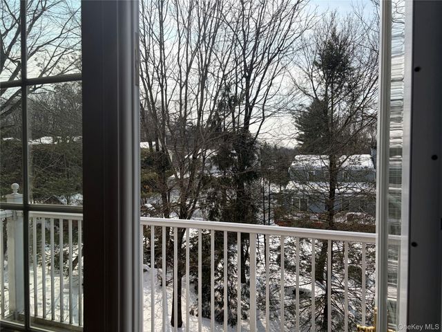 306 Sutton Drive, Mount Kisco, NY 10549