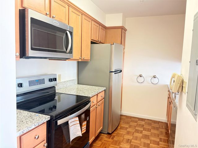 306 Sutton Drive, Mount Kisco, NY 10549