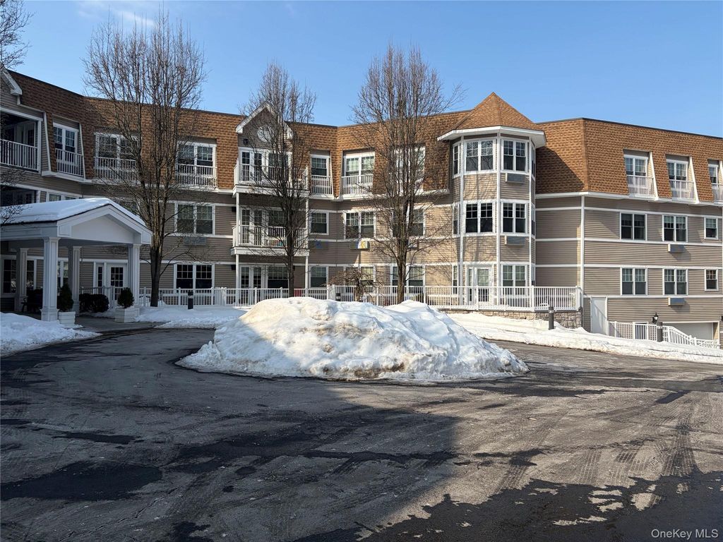 306 Sutton Drive, Mount Kisco, NY 10549