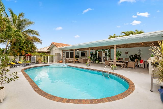 3952 SE Fairway W, Stuart, FL 34997