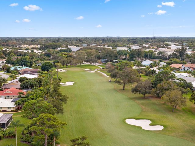 3952 SE Fairway W, Stuart, FL 34997