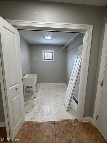 749 Regina Drive, Vermilion, OH 44089