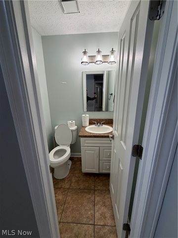 749 Regina Drive, Vermilion, OH 44089