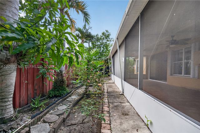 14639 SW 159th Pl, Miami, FL 33196