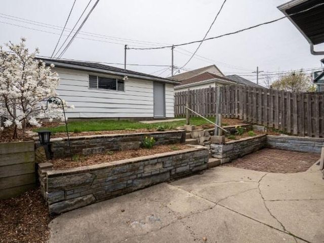 1817 E Rusk AVENUE #1819, Milwaukee, WI 53207