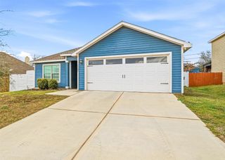 1305 Eagle Lake Drive, Azle, TX 76020