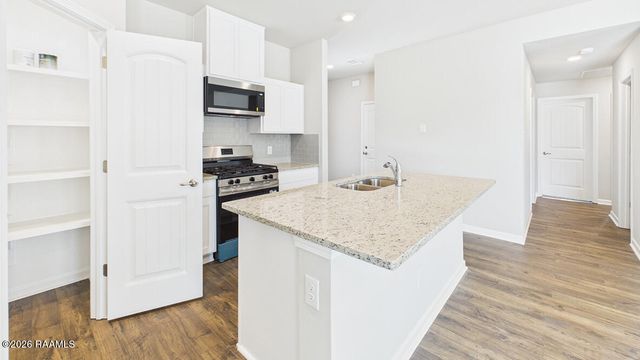 146 Lake Ridge Drive, Broussard, LA 70518