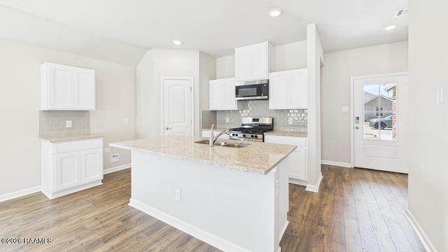 146 Lake Ridge Drive, Broussard, LA 70518