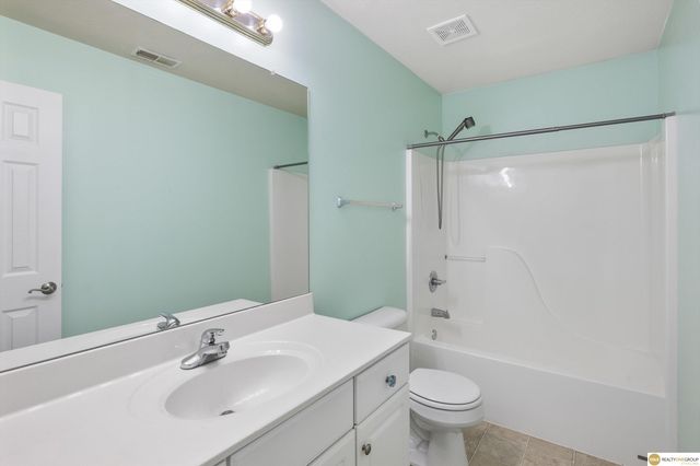 18624 Anne Street, Omaha, NE 68135