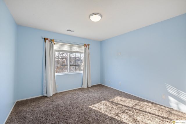 18624 Anne Street, Omaha, NE 68135