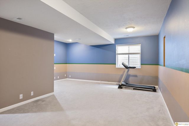 18624 Anne Street, Omaha, NE 68135