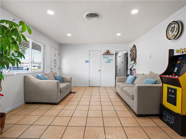 1455 N Alice, Rialto, CA 92376