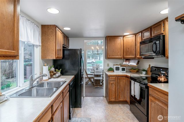 13825 72nd Avenue E, Puyallup, WA 98373