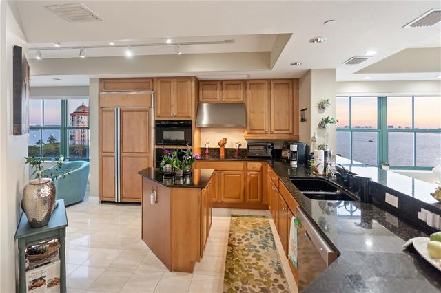 258 GOLDEN GATE POINT 701, Sarasota, FL 34236
