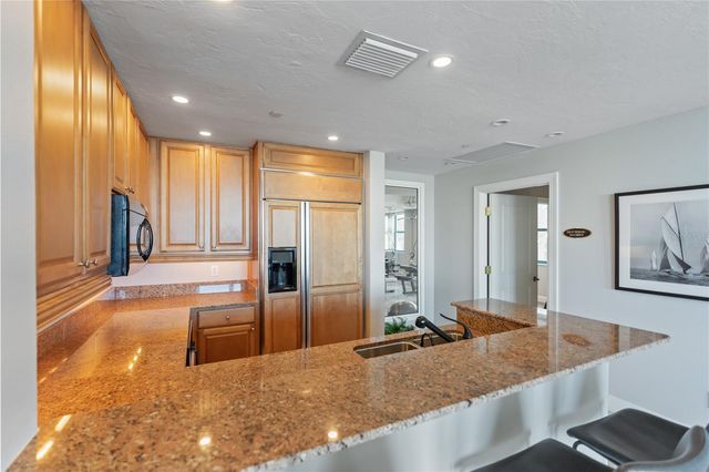 258 GOLDEN GATE POINT 701, Sarasota, FL 34236