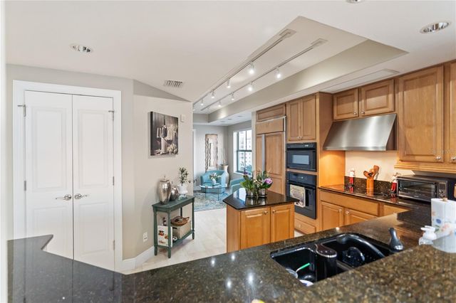 258 GOLDEN GATE POINT 701, Sarasota, FL 34236