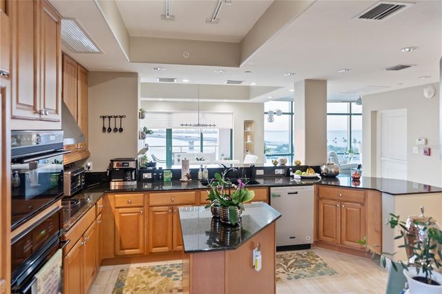 258 GOLDEN GATE POINT 701, Sarasota, FL 34236