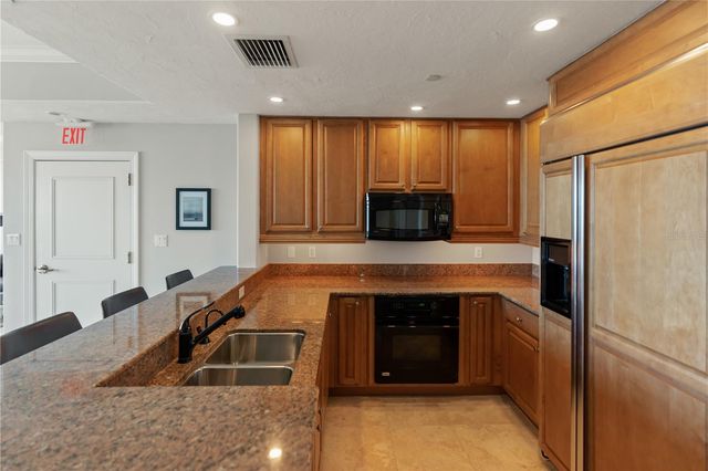 258 GOLDEN GATE POINT 701, Sarasota, FL 34236