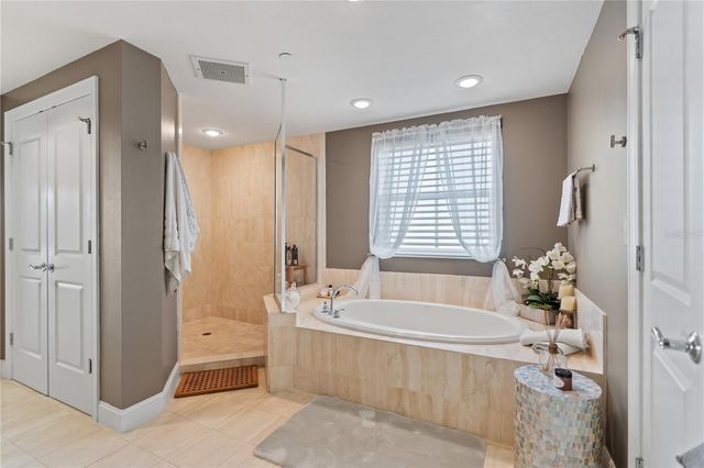 258 GOLDEN GATE POINT 701, Sarasota, FL 34236