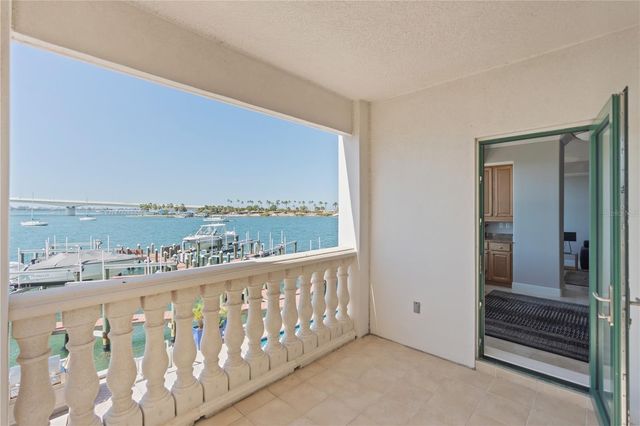 258 GOLDEN GATE POINT 701, Sarasota, FL 34236