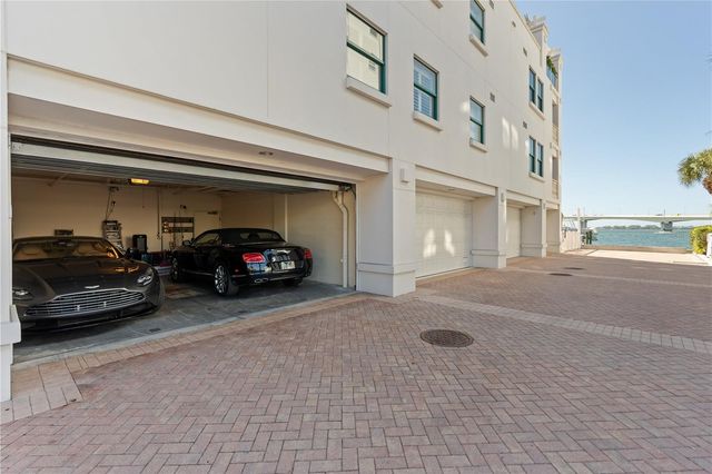 258 GOLDEN GATE POINT 701, Sarasota, FL 34236