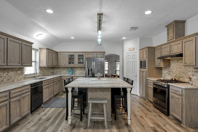 20110 Oakwood Court, Humble, TX 77338