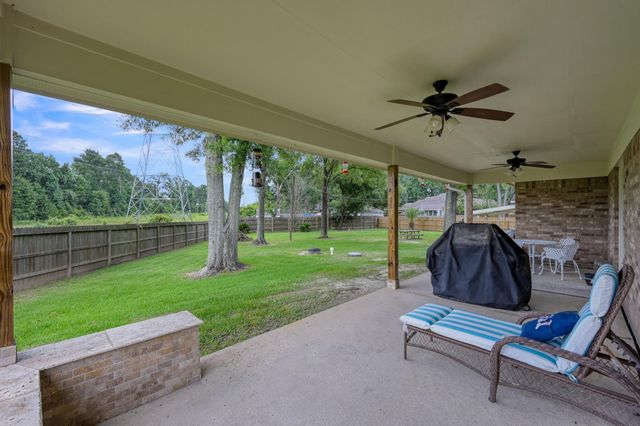 20110 Oakwood Court, Humble, TX 77338