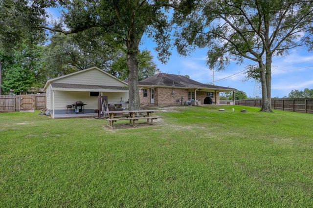 20110 Oakwood Court, Humble, TX 77338
