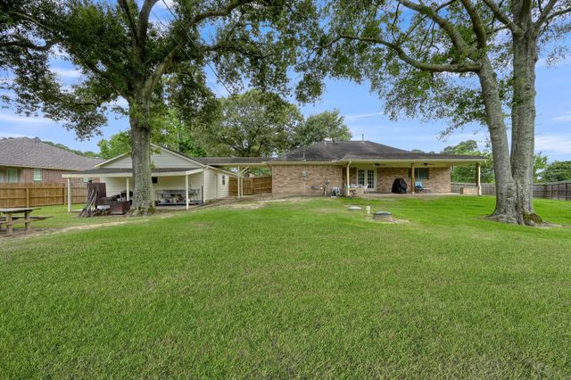 20110 Oakwood Court, Humble, TX 77338