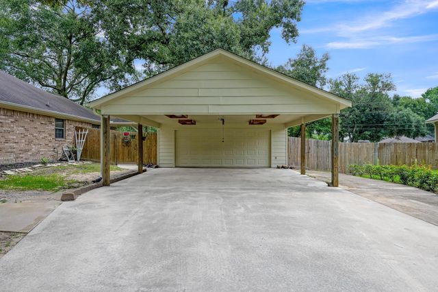 20110 Oakwood Court, Humble, TX 77338