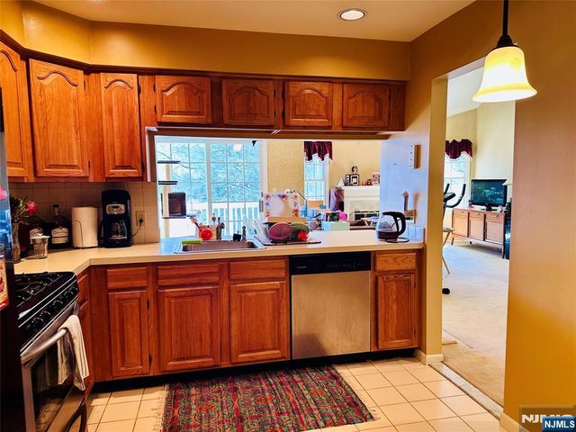 70 W Boulder Run Road 203, Paterson, NJ 07501