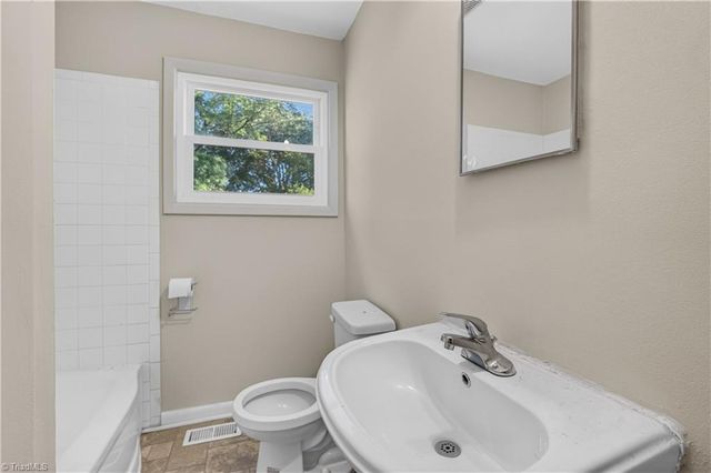 2104 Hiatt Street, Greensboro, NC 27403