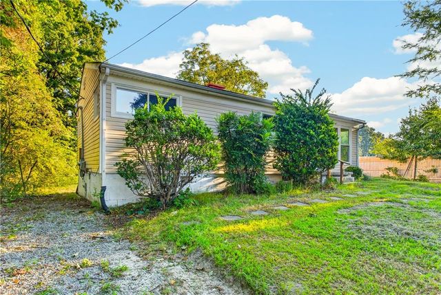 2104 Hiatt Street, Greensboro, NC 27403