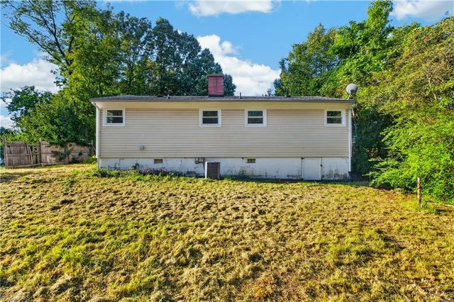 2104 Hiatt Street, Greensboro, NC 27403