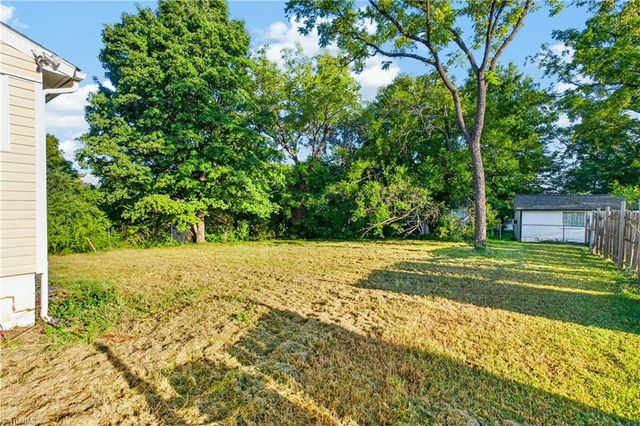 2104 Hiatt Street, Greensboro, NC 27403