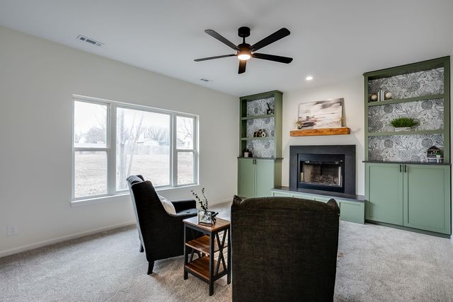 11723 E Fireside Ln, Derby, KS 67037