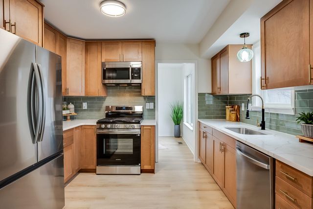 11723 E Fireside Ln, Derby, KS 67037