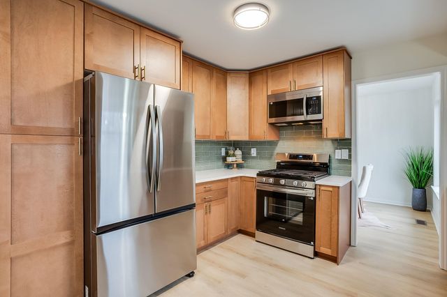 11723 E Fireside Ln, Derby, KS 67037