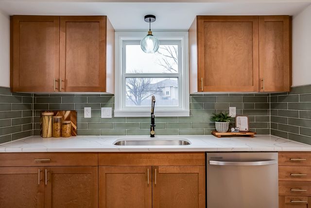 11723 E Fireside Ln, Derby, KS 67037