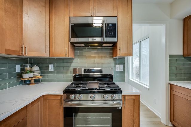 11723 E Fireside Ln, Derby, KS 67037