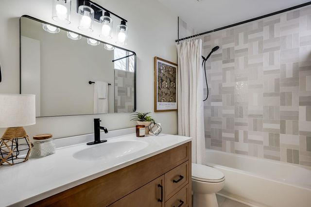 11723 E Fireside Ln, Derby, KS 67037