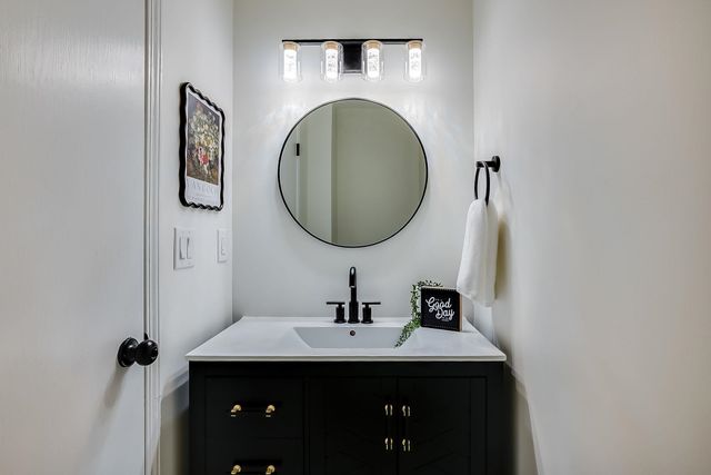 11723 E Fireside Ln, Derby, KS 67037