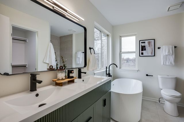 11723 E Fireside Ln, Derby, KS 67037